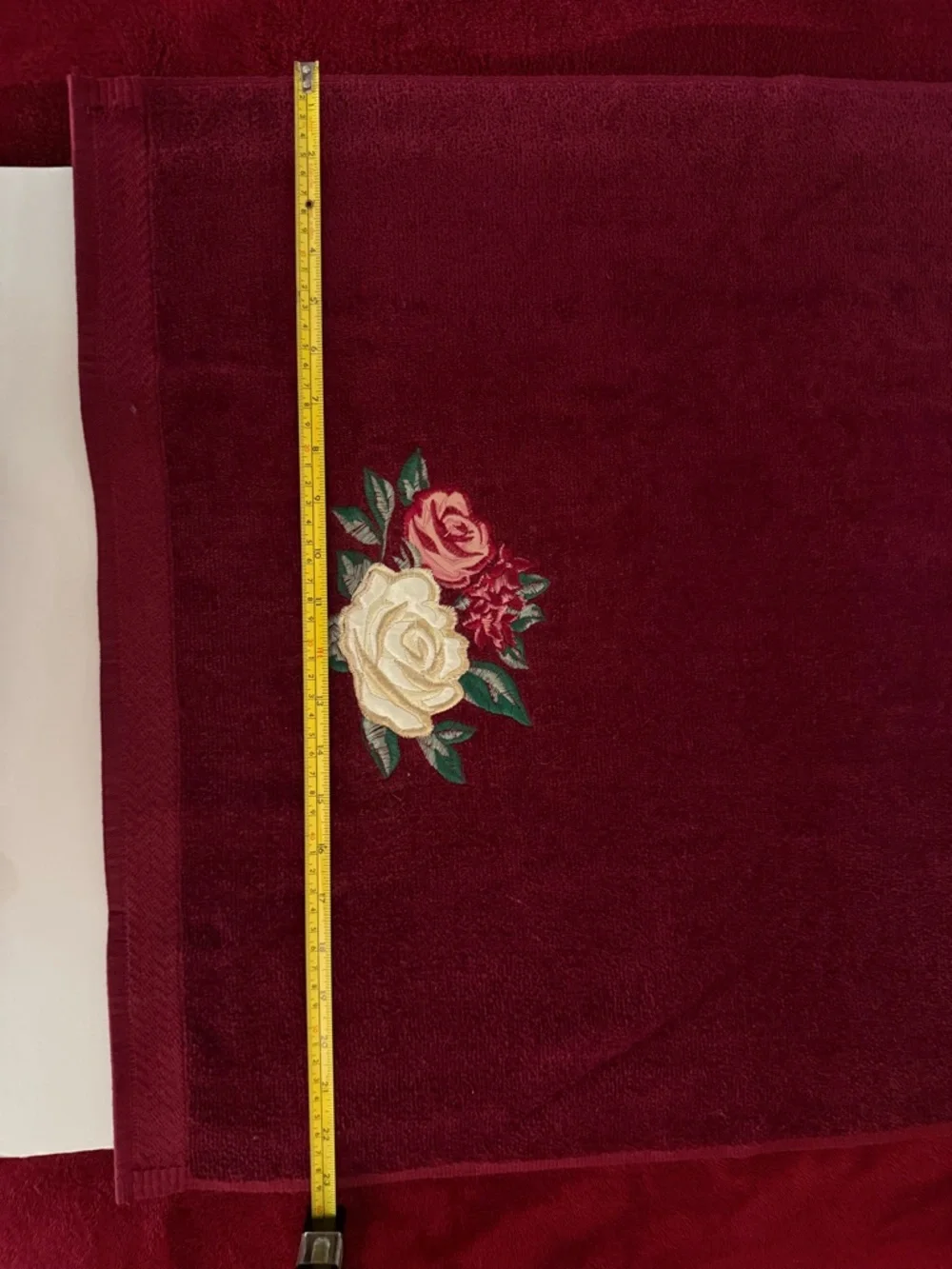 Pair Vintage Cambridge Burgundy With Rose Appliqué Bath Towels 23” X 45” Cotton
